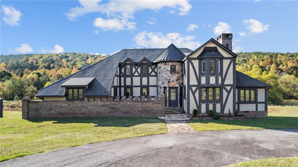 8876 Cave Spring Property Photo 1