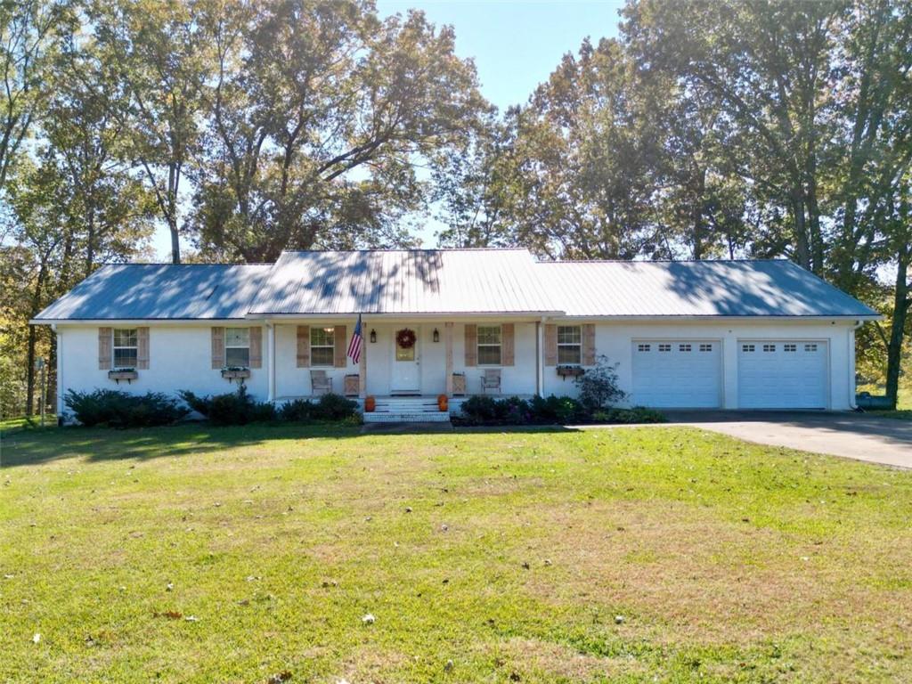 2053 Buttermilk Road Property Photo 1