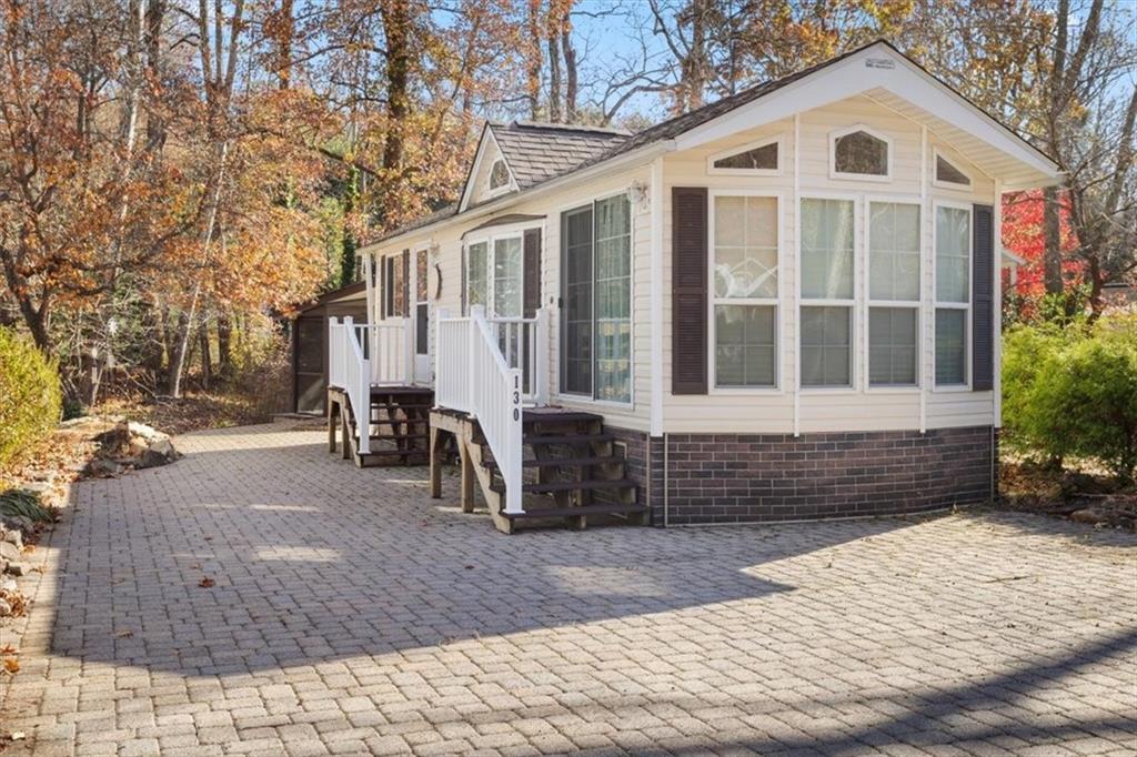 130 Creekview Drive Property Photo 1