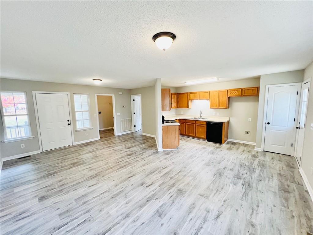 58 Kingston Pointe Property Photo 2