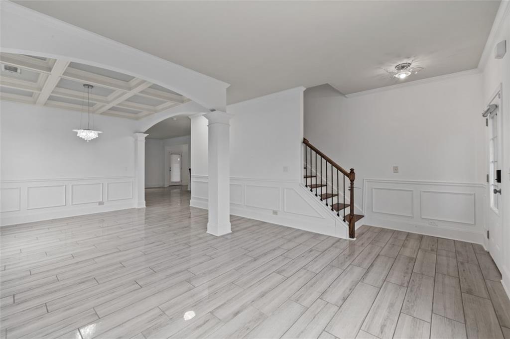 351 The Boulevard Property Photo 6