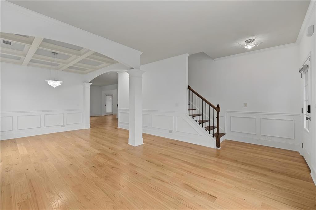 351 The Boulevard Property Photo 7