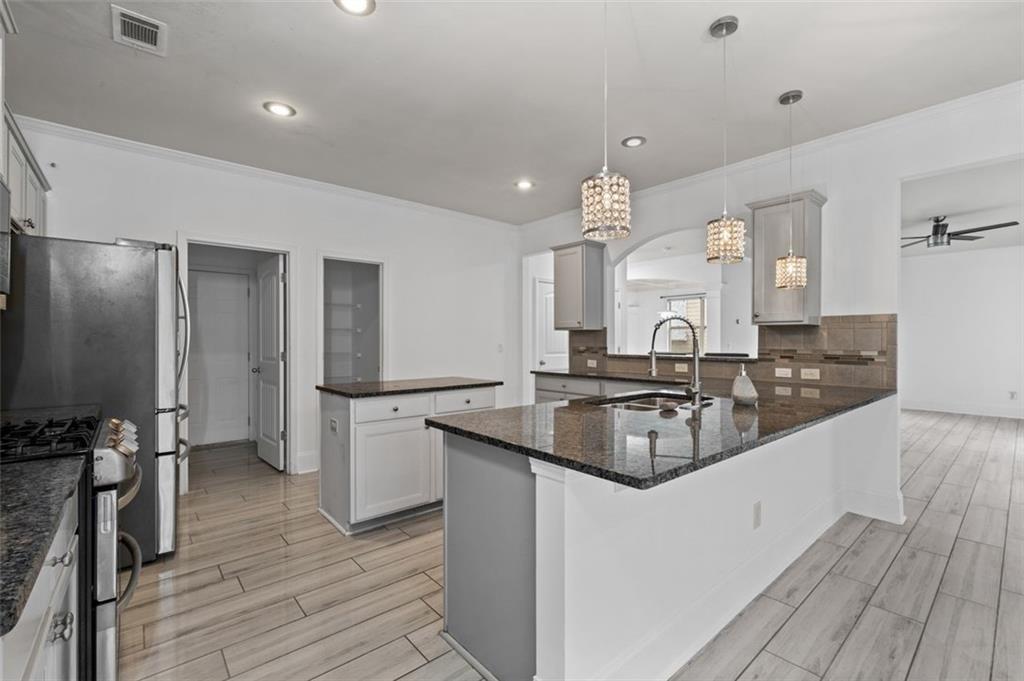 351 The Boulevard Property Photo 18