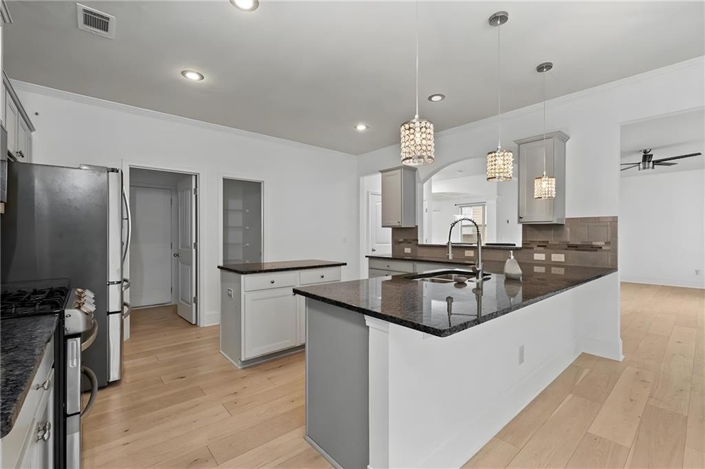 351 The Boulevard Property Photo 19
