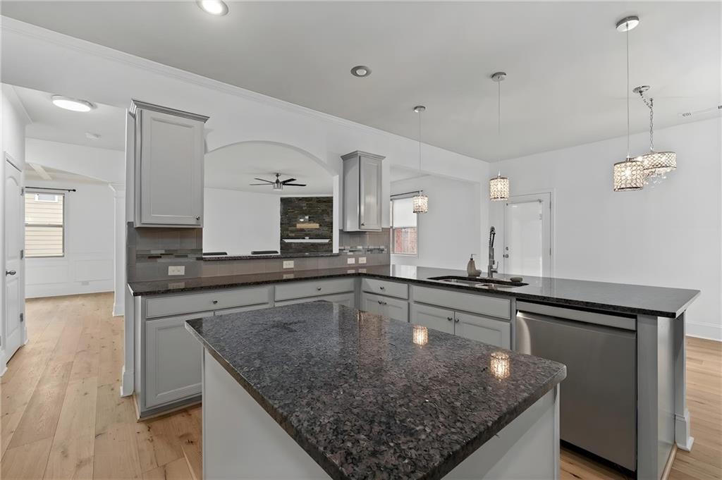 351 The Boulevard Property Photo 22