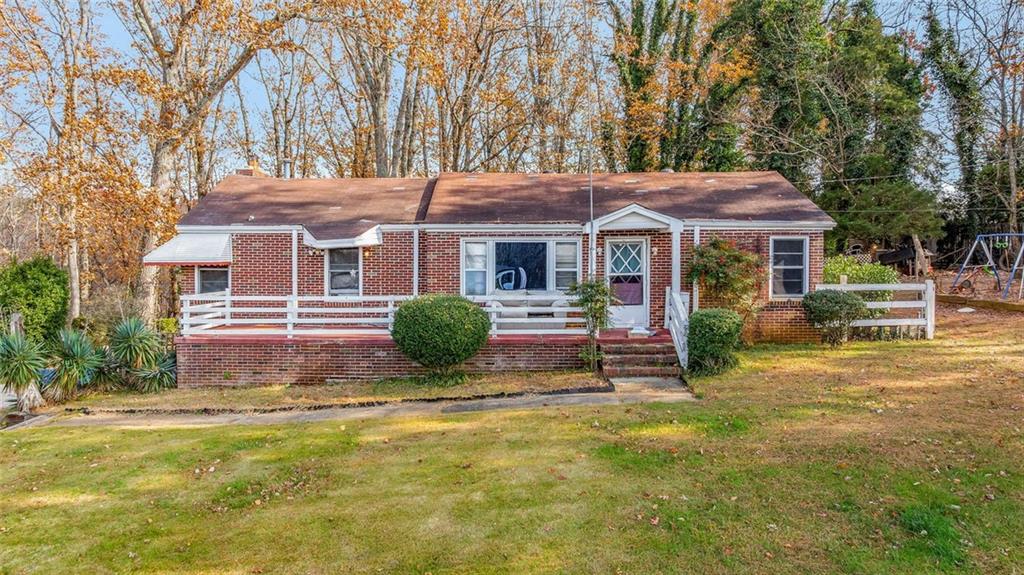 2626 White Sulphur Road Property Photo 1
