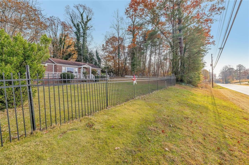 2626 White Sulphur Road Property Photo 6