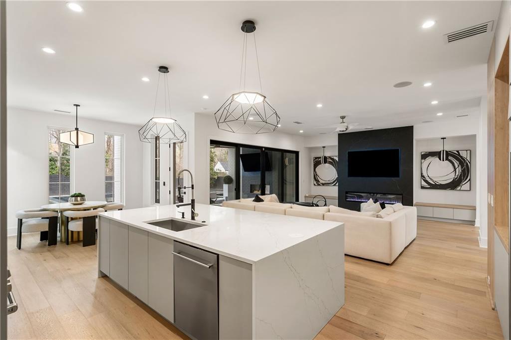 185 Pebble Trail Property Photo 11