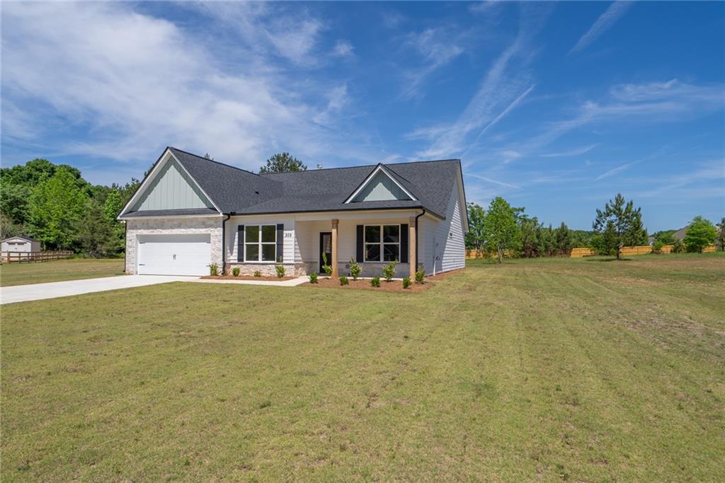 209 Squirrel Run Property Photo 2