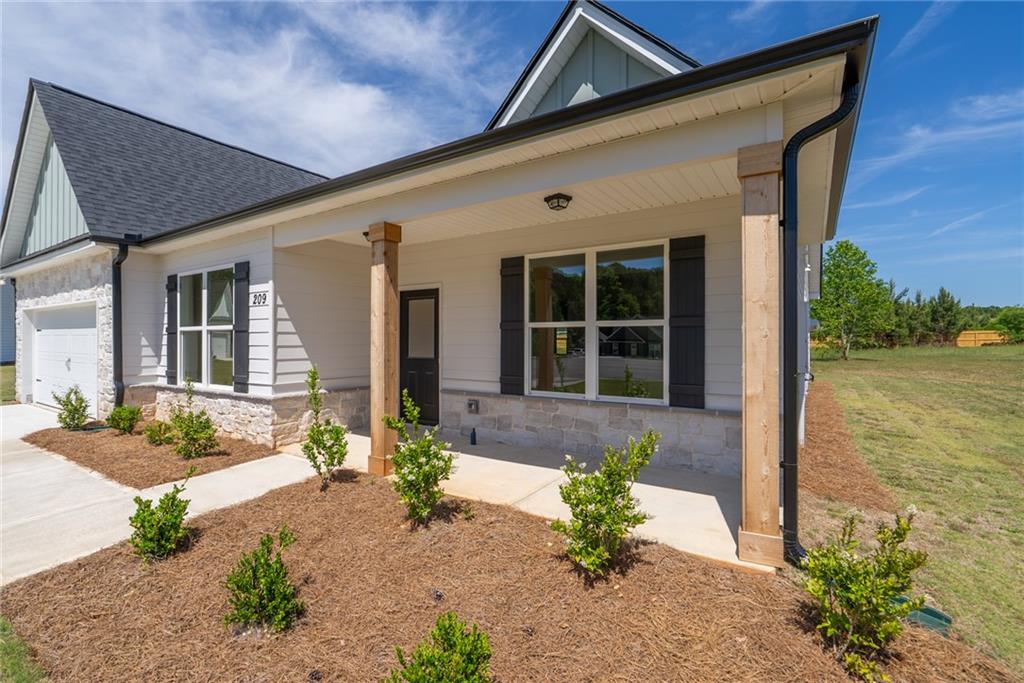 209 Squirrel Run Property Photo 4