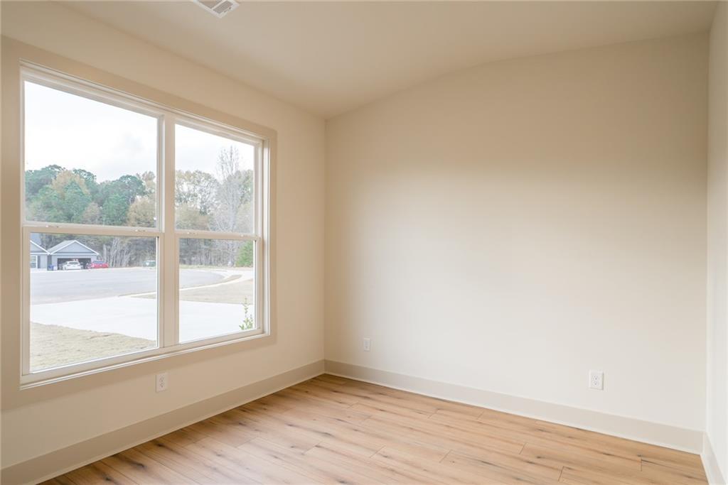 209 Squirrel Run Property Photo 6