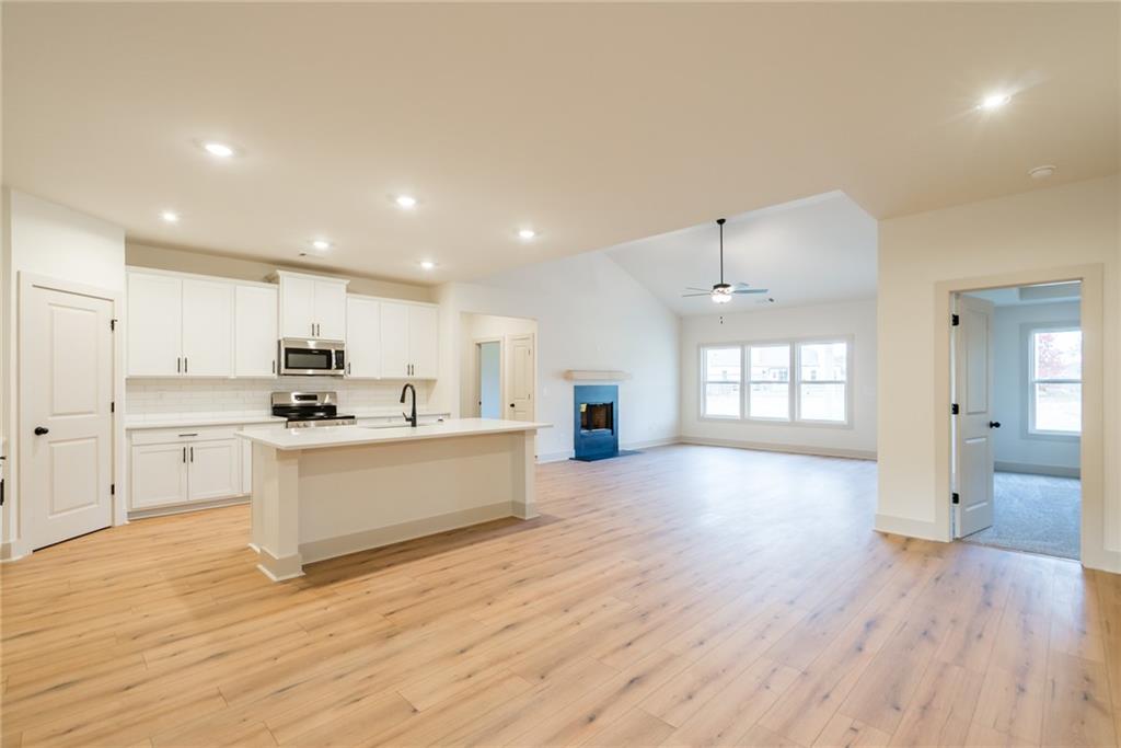 209 Squirrel Run Property Photo 11
