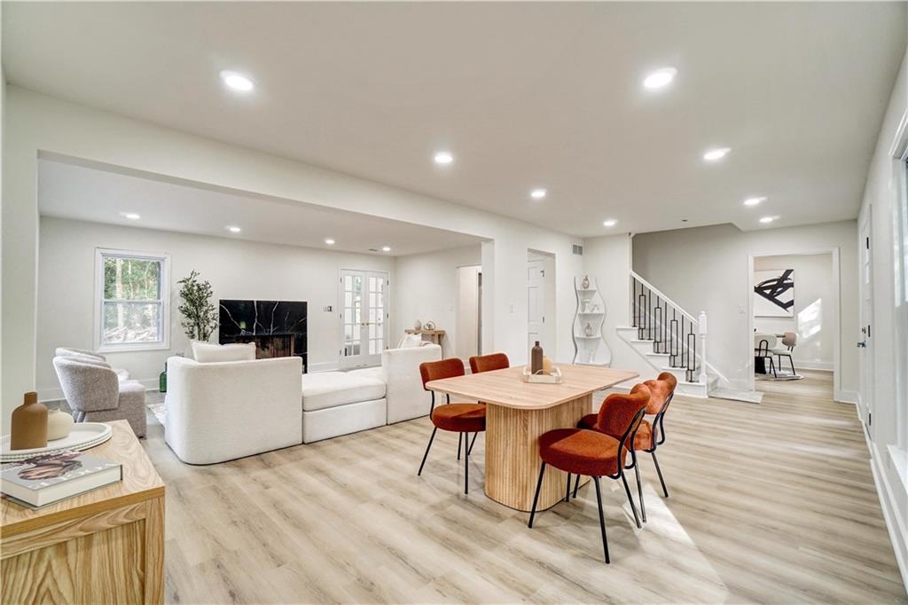 1414 Logan Circle Property Photo 4