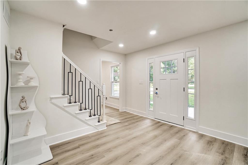 1414 Logan Circle Property Photo 5