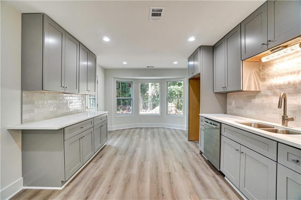 1414 Logan Circle Property Photo 15