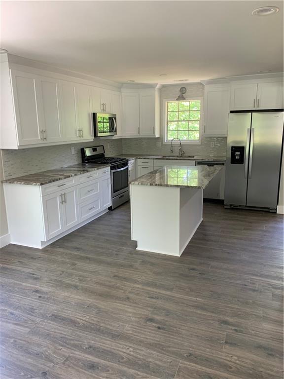 1039 Washington Avenue Property Photo 3