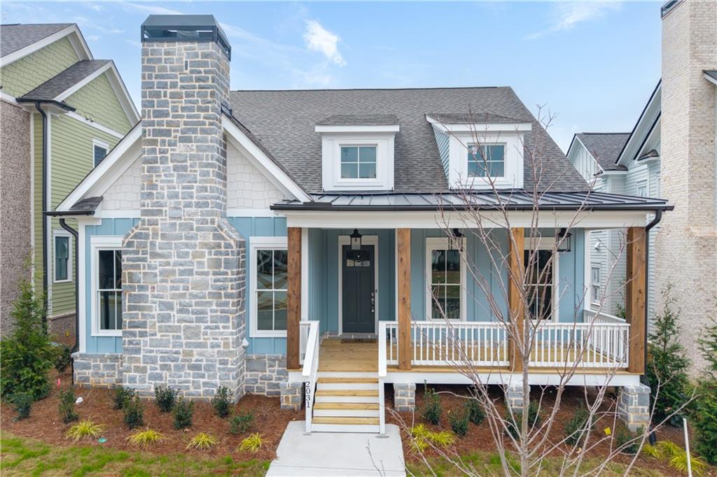 2031 Village Walk Property Photo 1