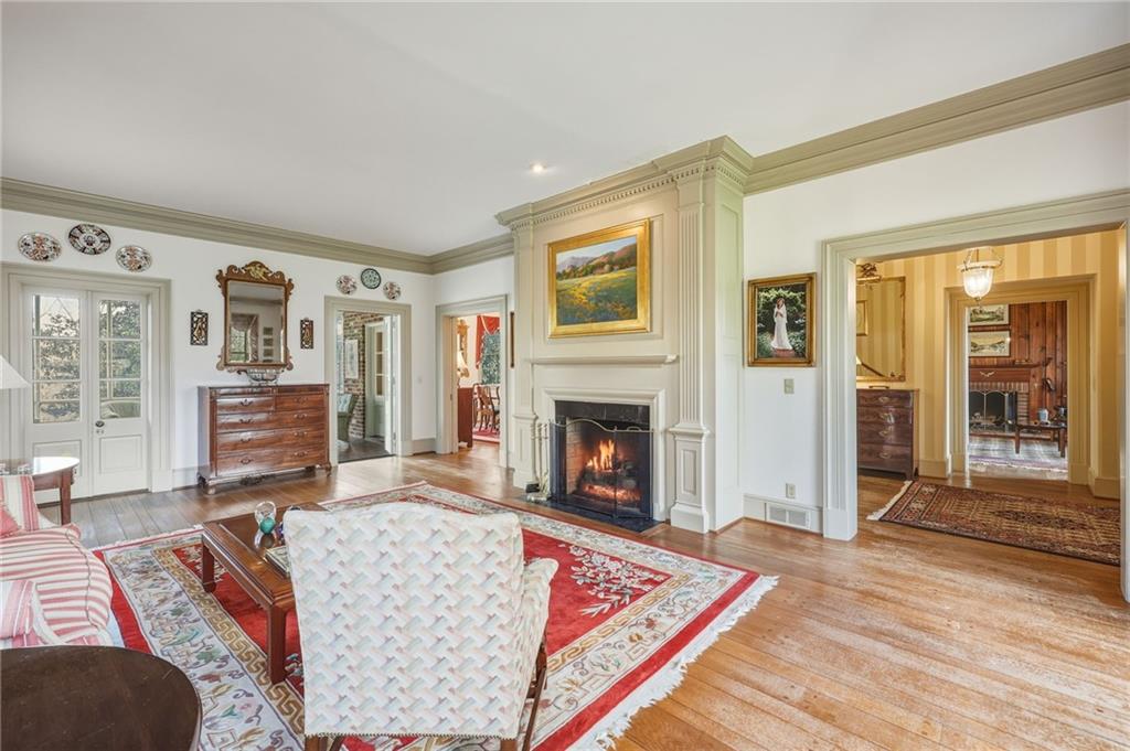 1606 Riverside Drive Property Photo 10