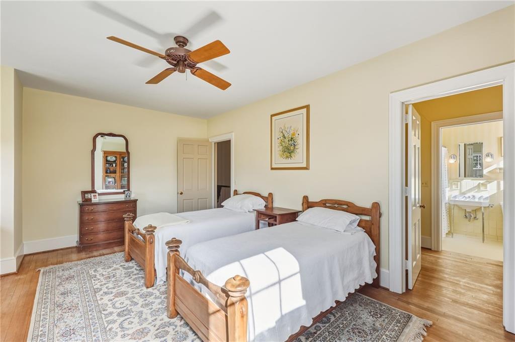 1606 Riverside Drive Property Photo 35
