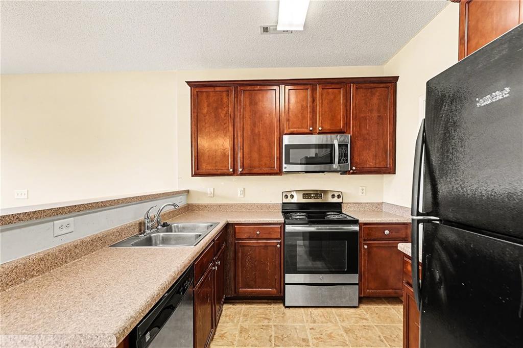 7676 Rutgers Circle Property Photo 14