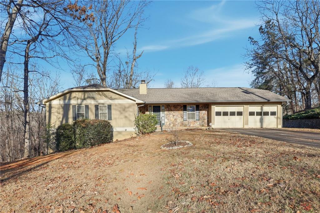 2224 Colonial Drive Property Photo 1