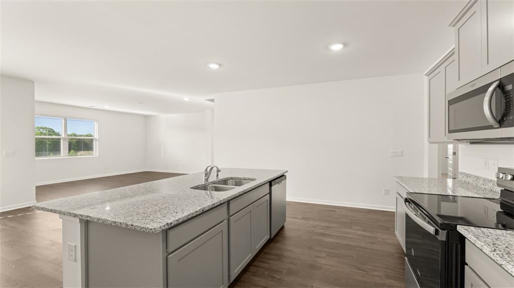 92 White Spruce Way Property Photo 6