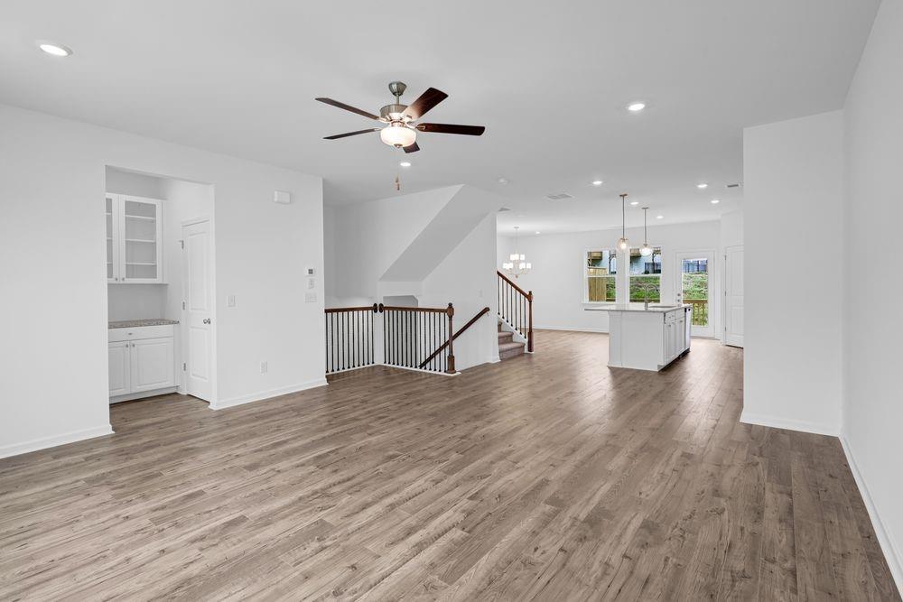 2843 Rosehall Way Property Photo 9