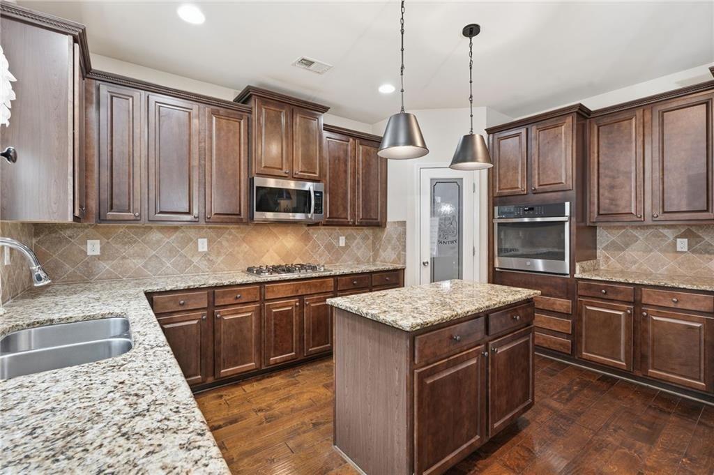 12090 Centerra Drive Property Photo 11