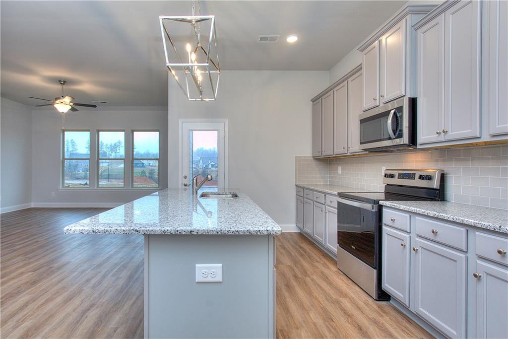 154 Classic Overlook Property Photo 6