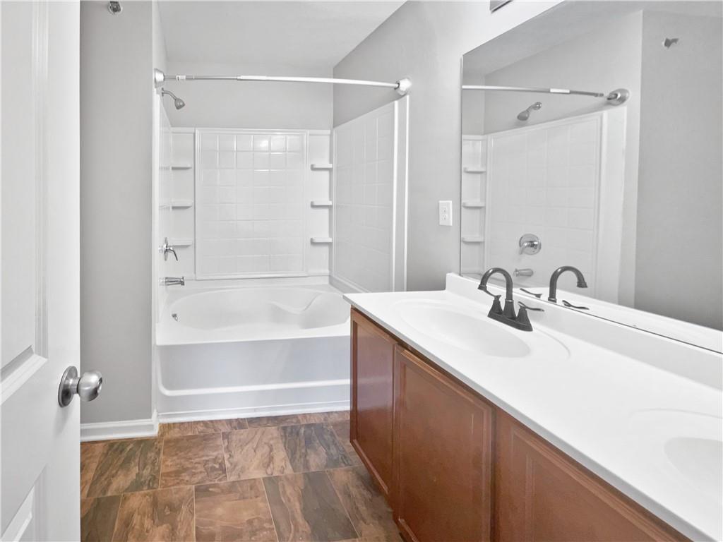 6247 Ellenwood Drive Property Photo 6