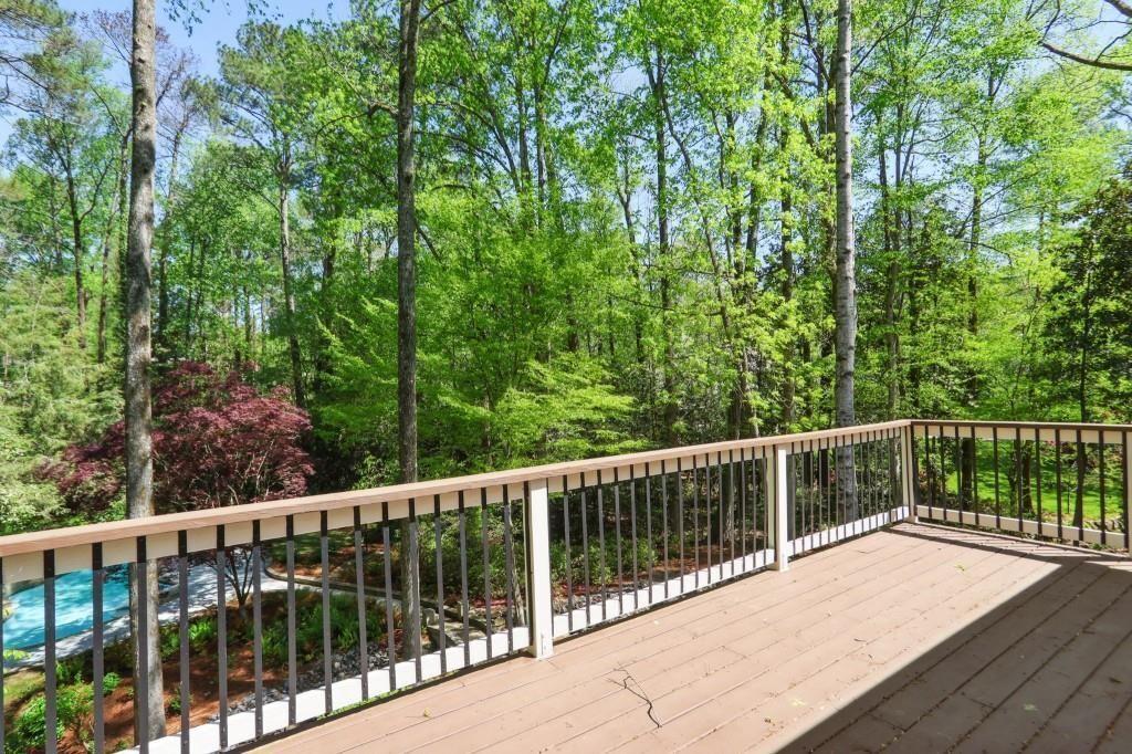 1007 Somerset Drive Nw Property Photo 17