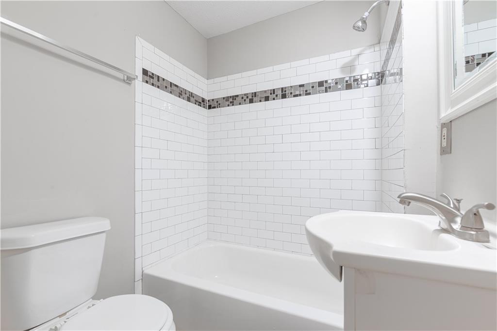 3136 E Point Street Property Photo 13