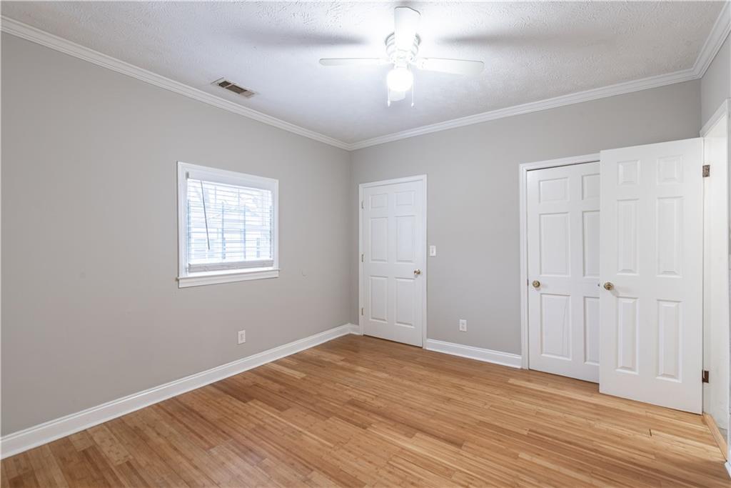 3136 E Point Street Property Photo 16