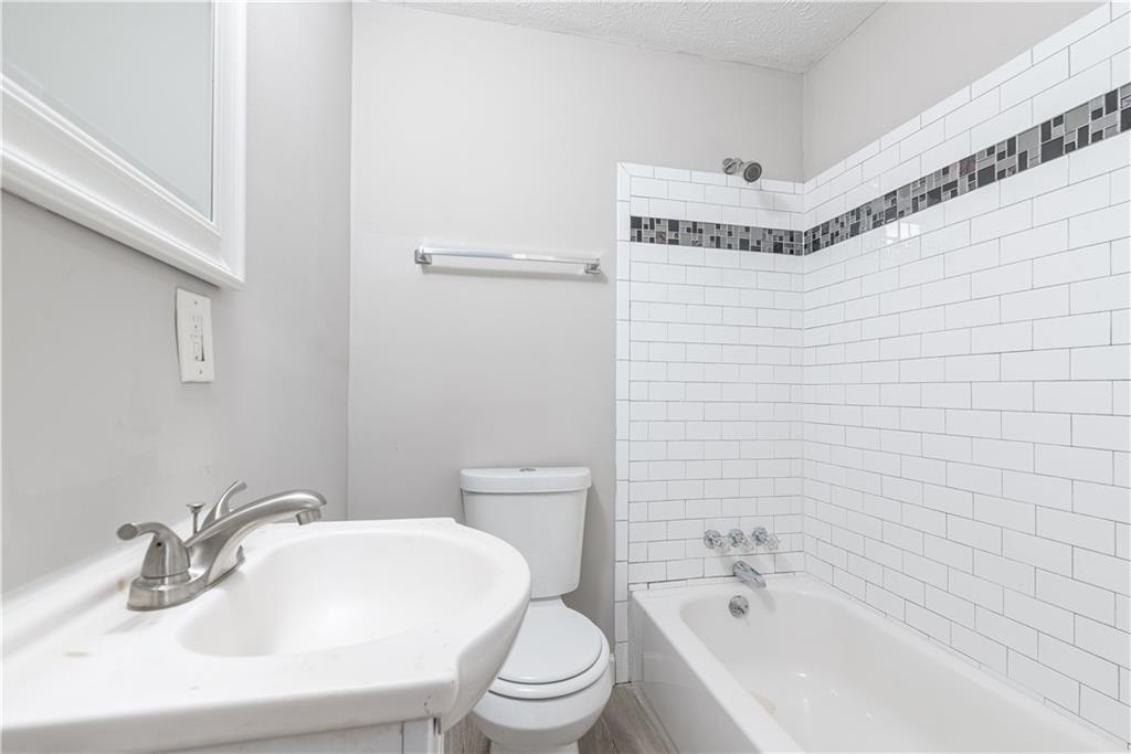 3136 E Point Street Property Photo 18