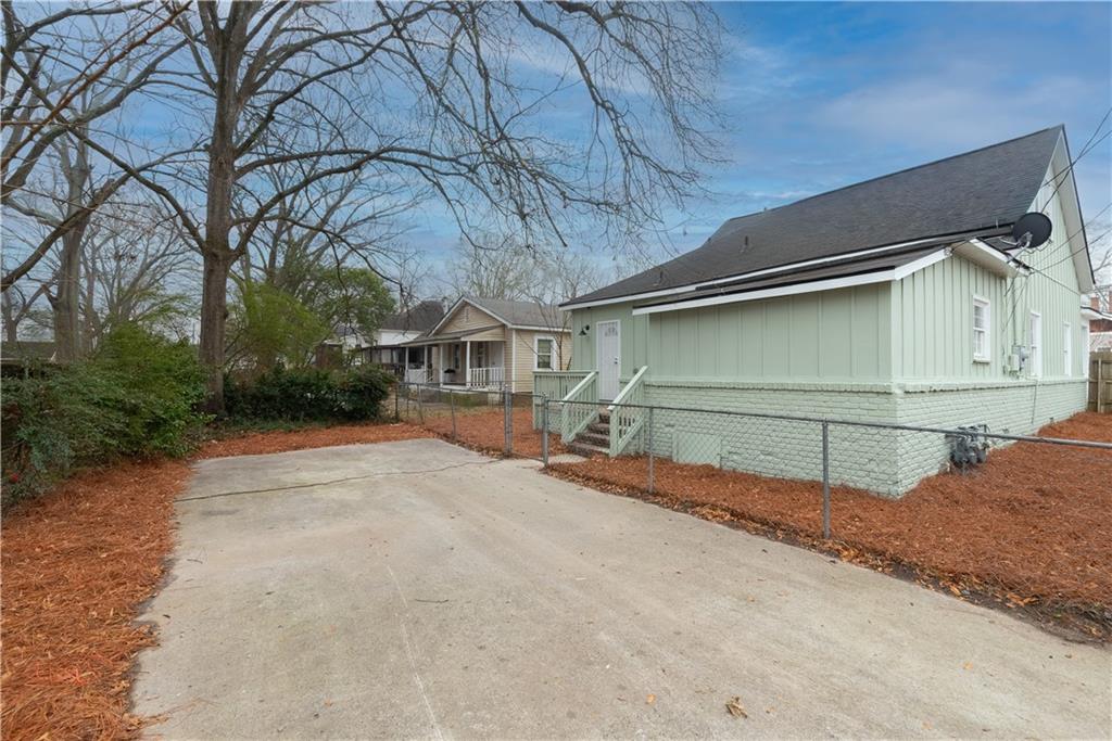 3136 E Point Street Property Photo 22