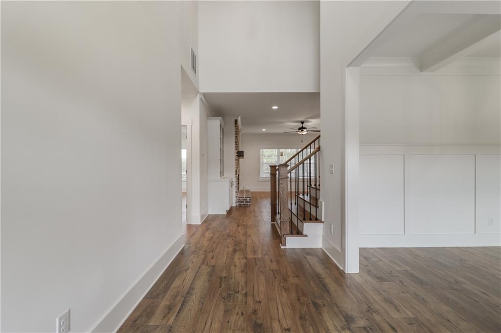 2113 Stonegate Way Property Photo 8