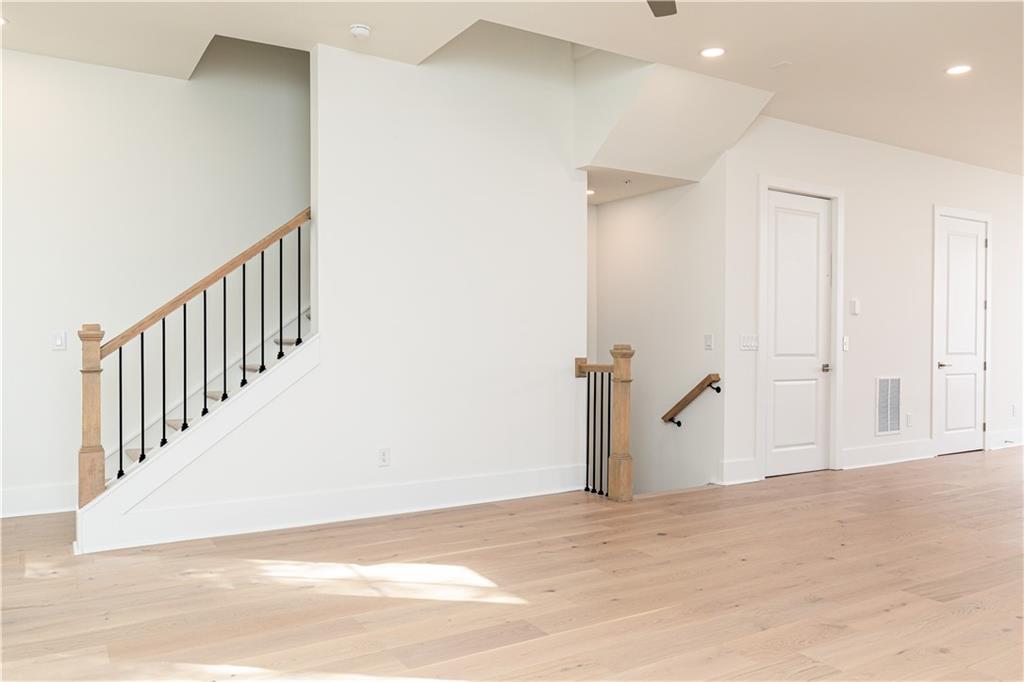 2244 Crestview Drive Unit 35 Property Photo 5