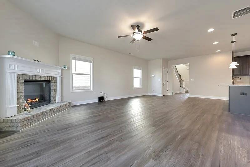 2454 Walker Drive Property Photo 4