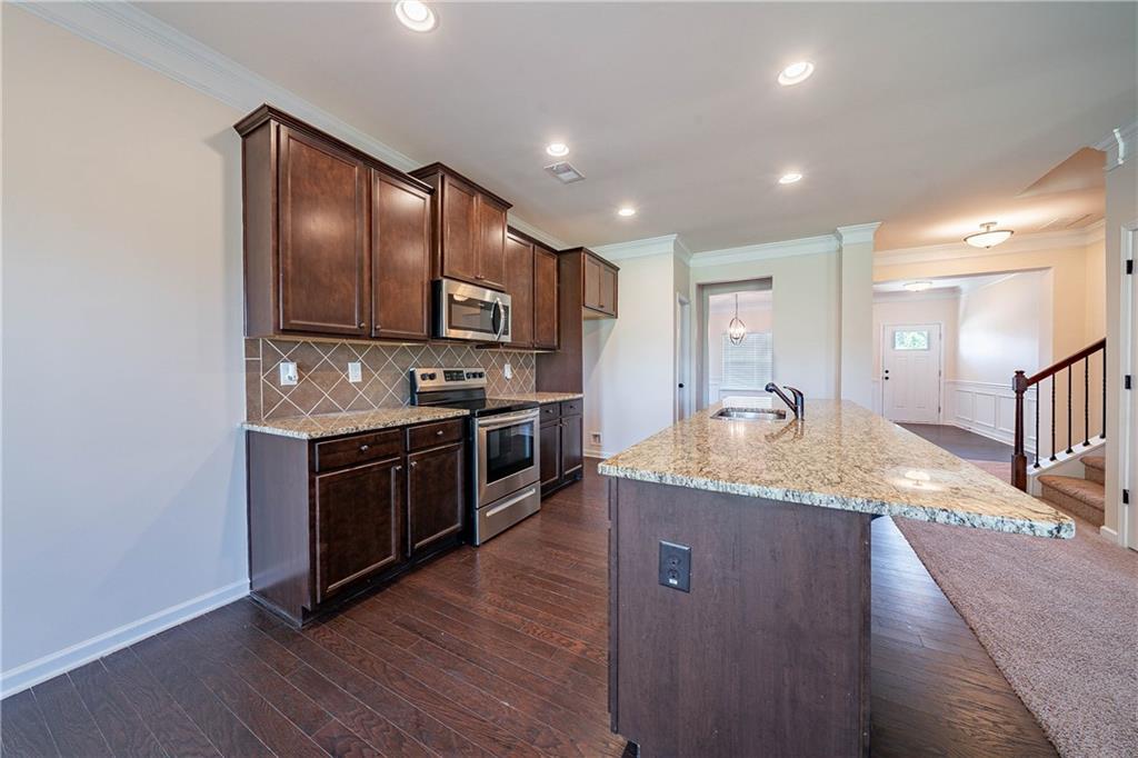 10 Edgewater Court Property Photo 4