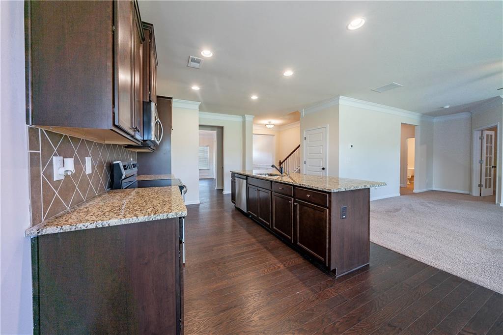10 Edgewater Court Property Photo 5
