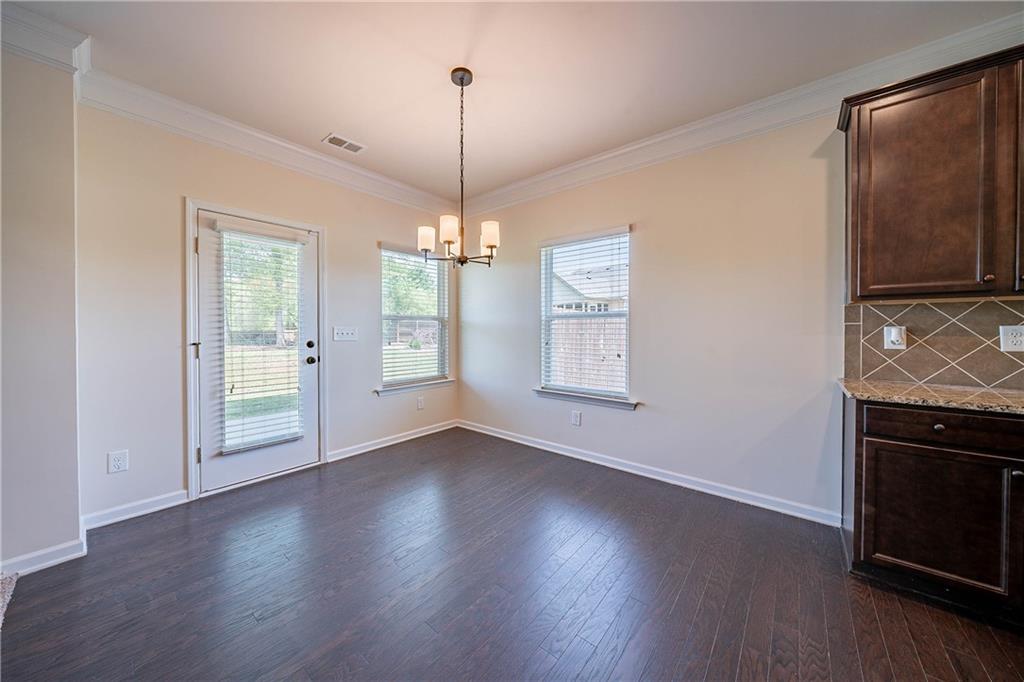 10 Edgewater Court Property Photo 7