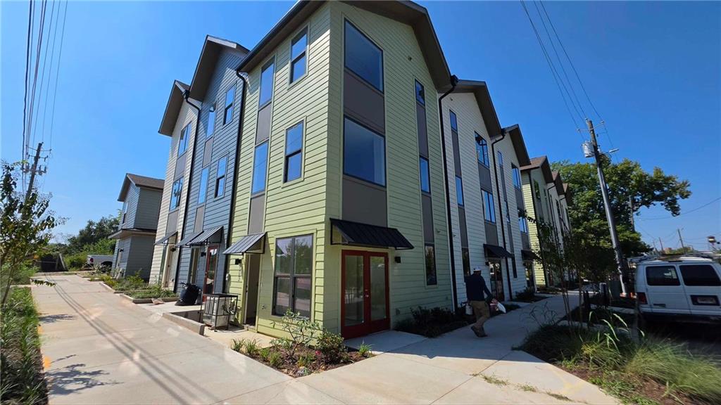 1121 Allene Avenue Sw Unit 102 Property Photo 1