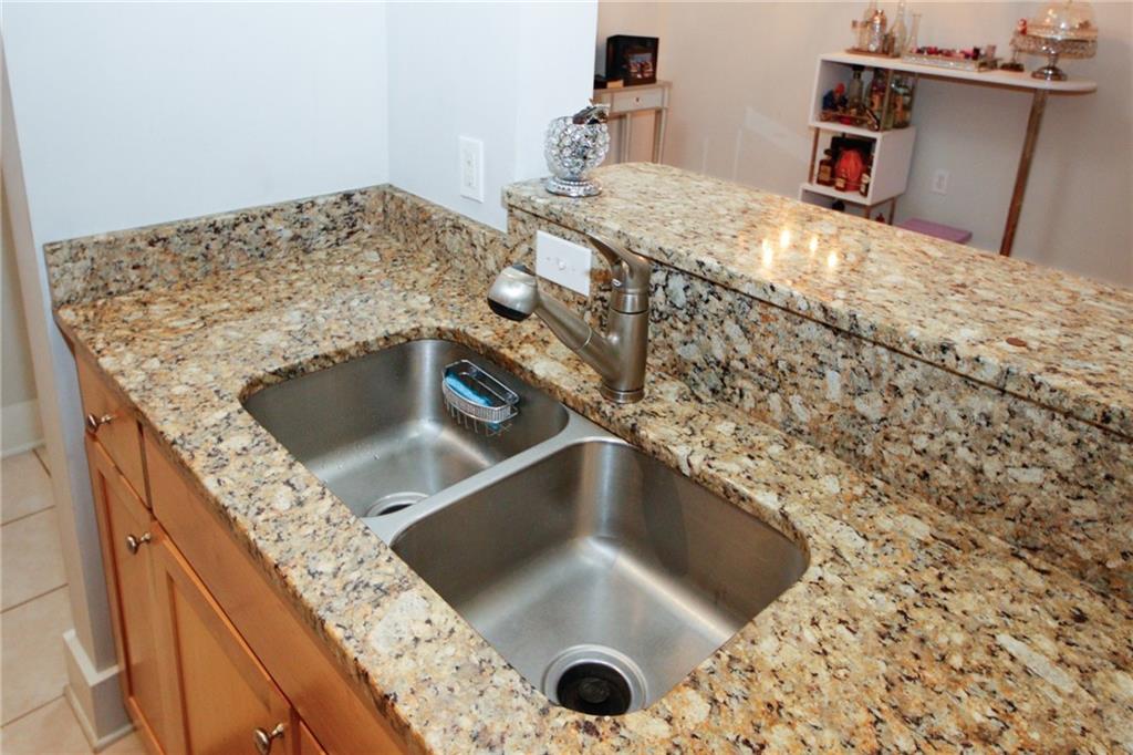 799 Hammond Drive Unit 116 Property Photo 21