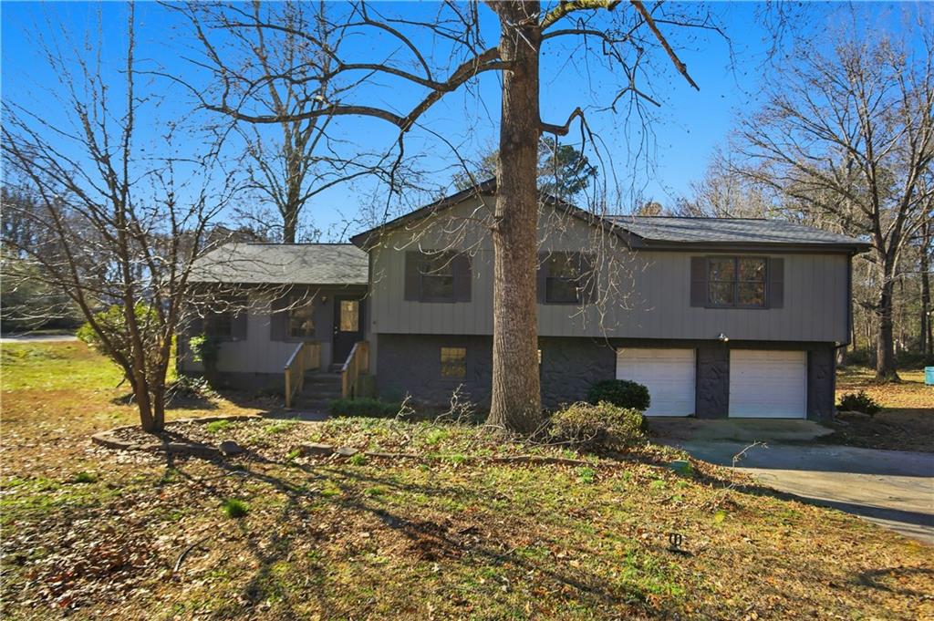 175 Wellington Drive Property Photo 1