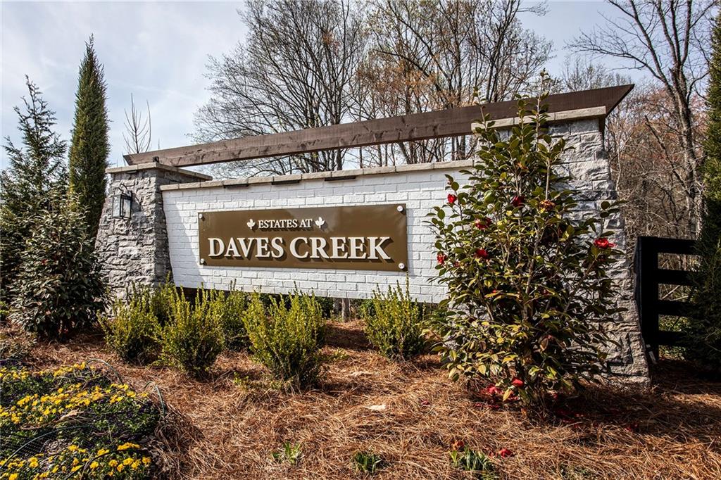 2042 Dave's Creek Road Property Photo 2