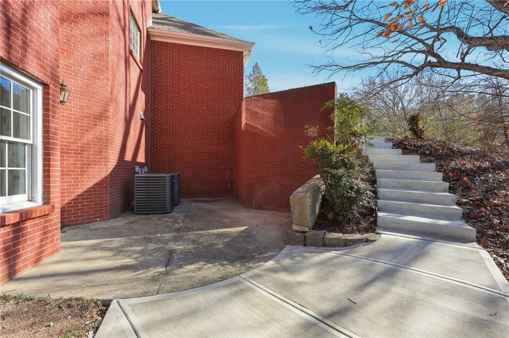 2857 Bridgeview Drive Property Photo 8