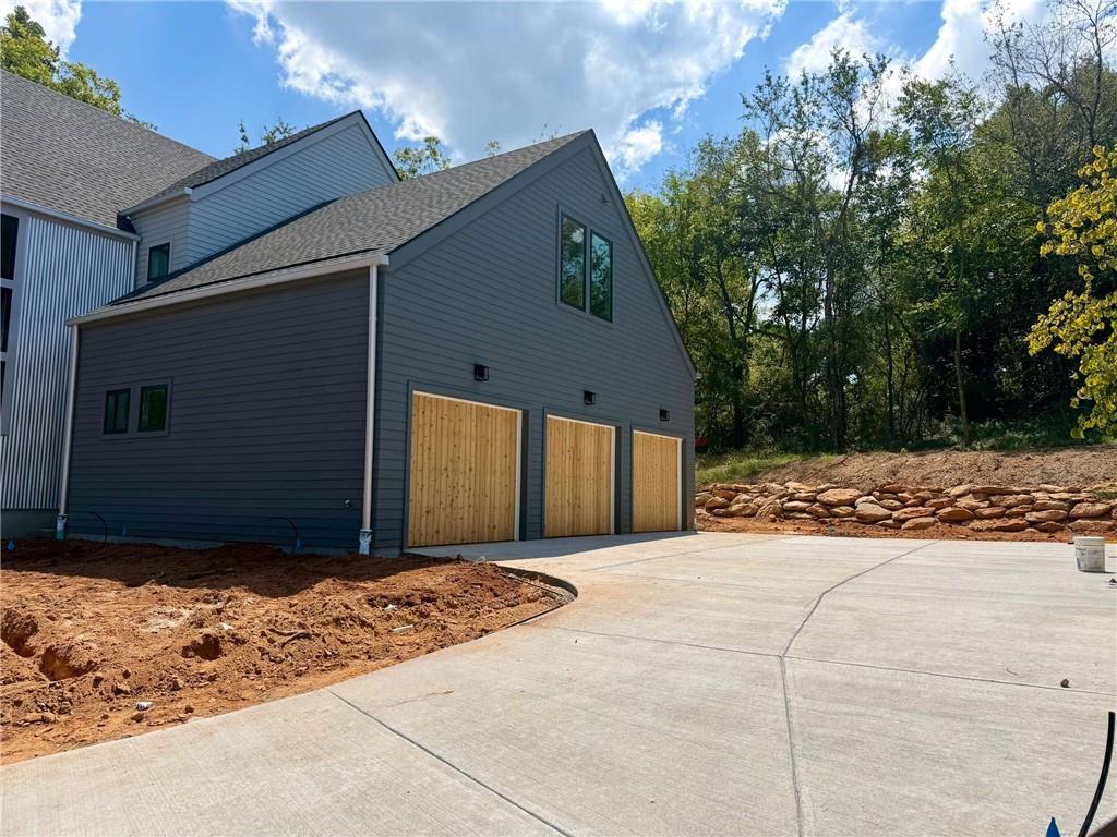 215 Winterberry Way Property Photo 4