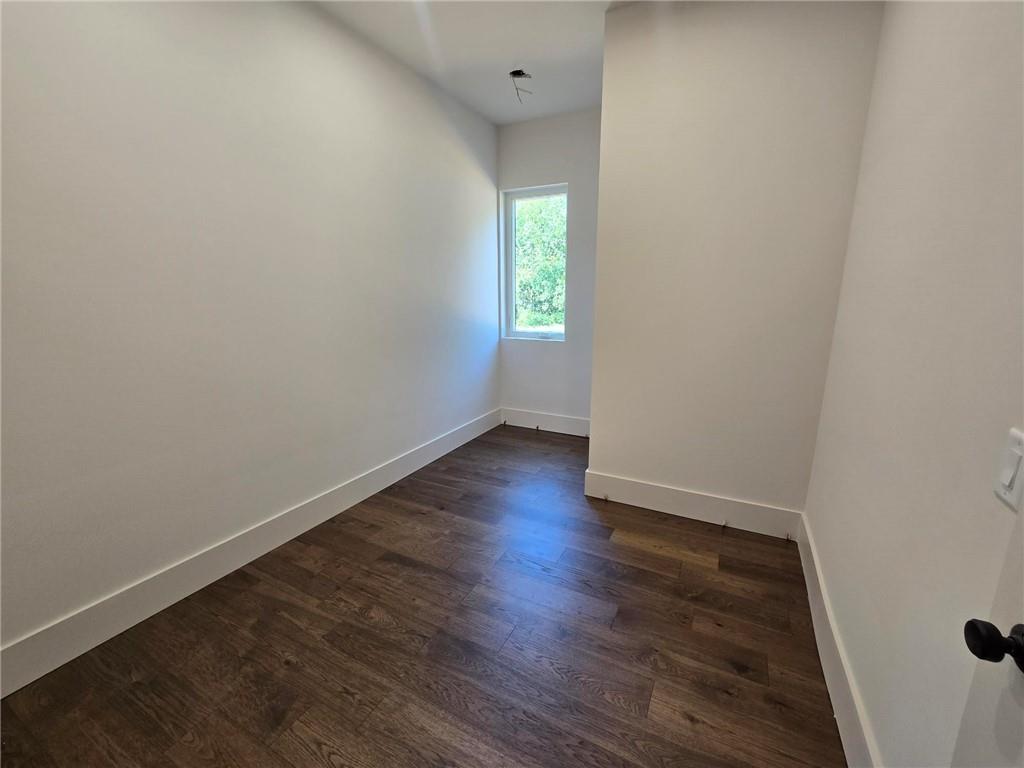 215 Winterberry Way Property Photo 33