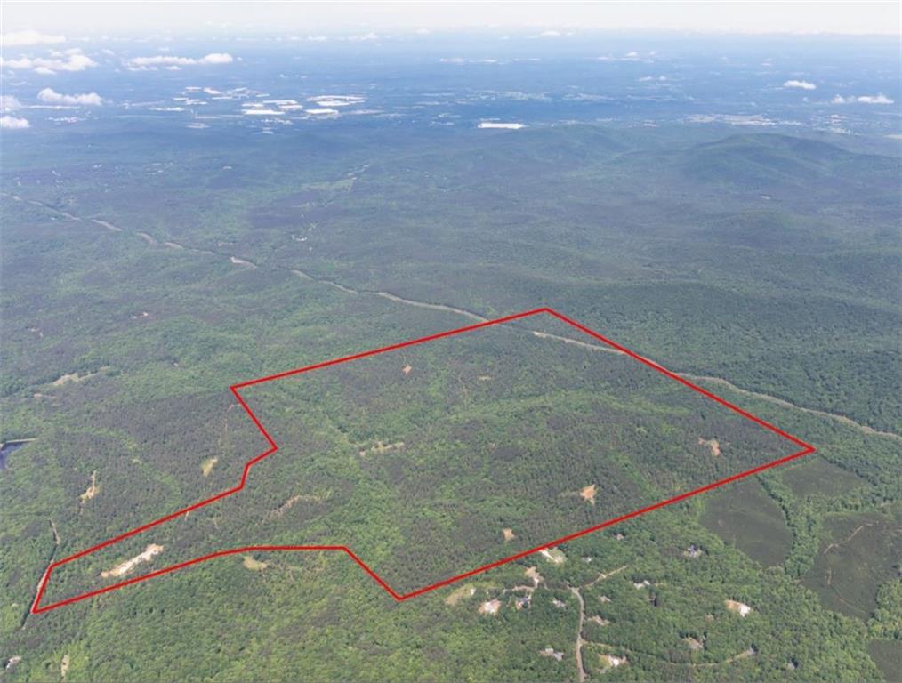 1600 White Road Property Photo 3