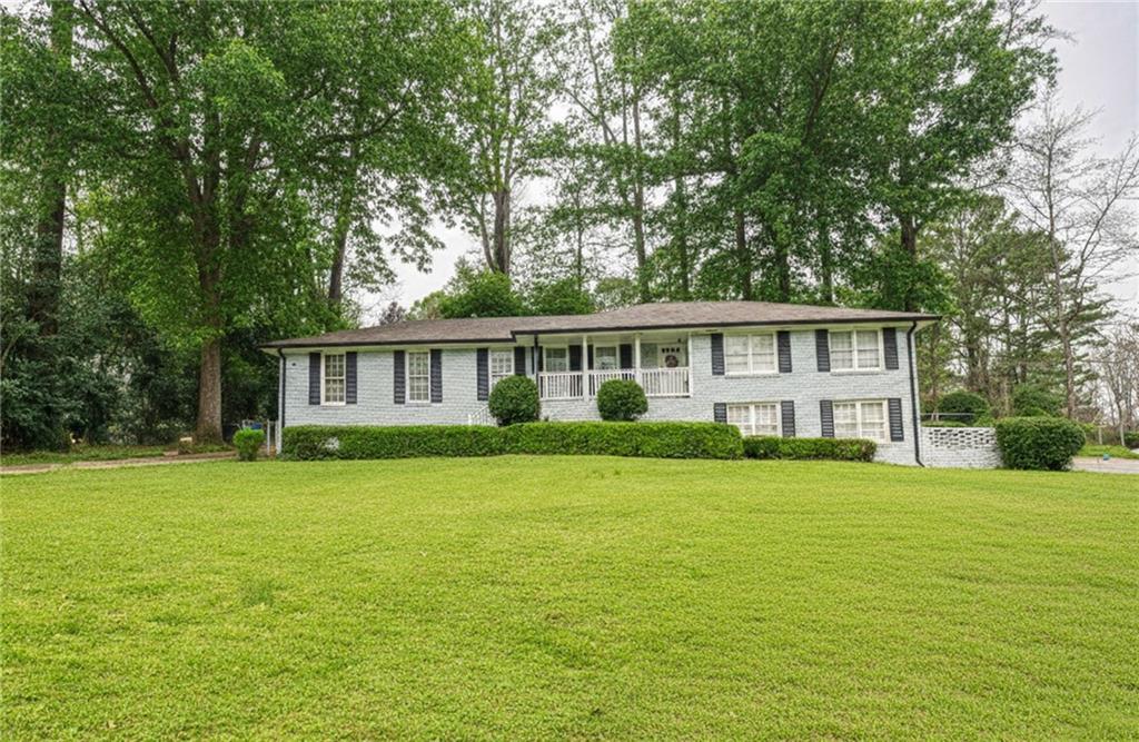 2418 Brookdale Drive NE Property Photo 1